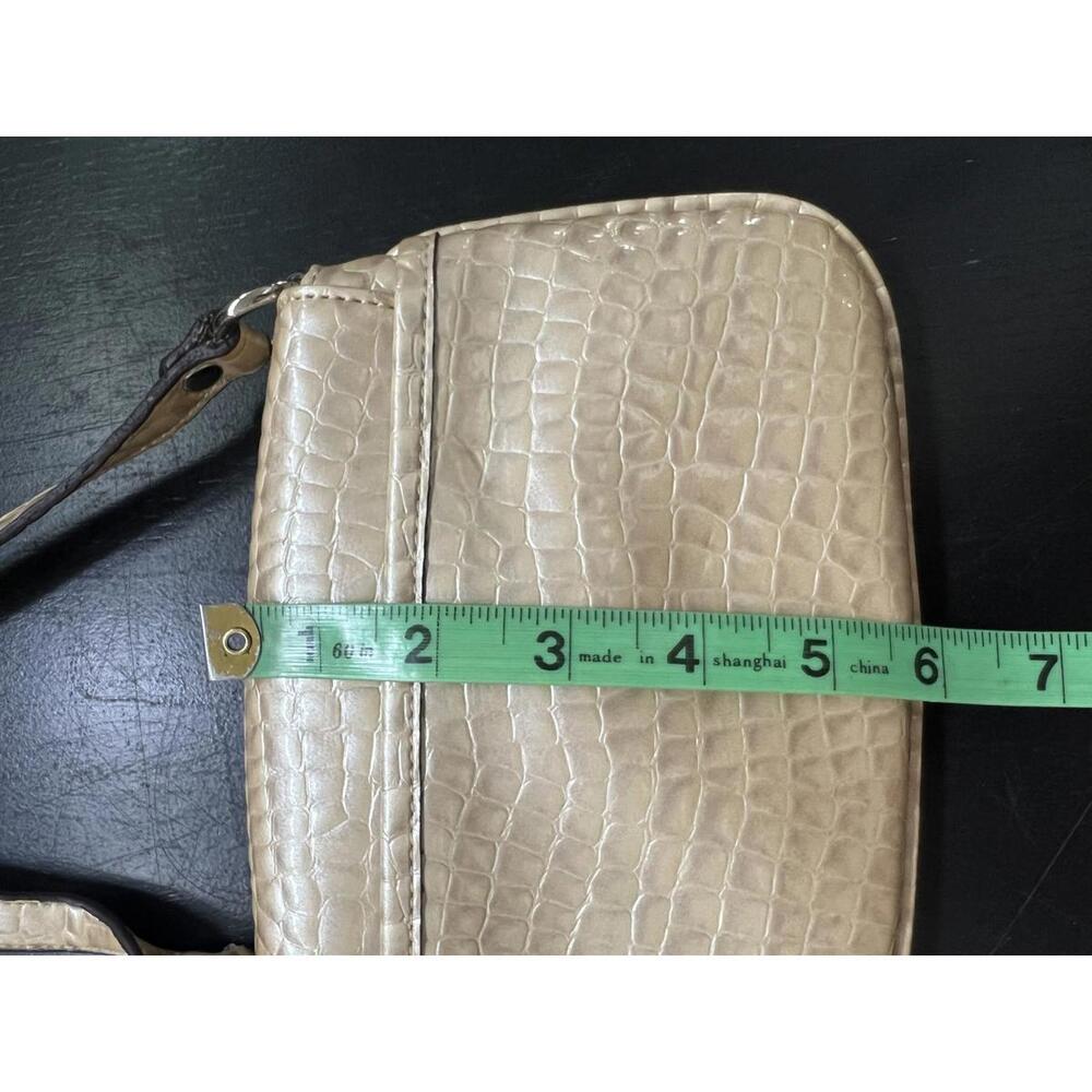 NEW Kathy Van Zeeland Vegan Leather Purse - Picture 5 of 7